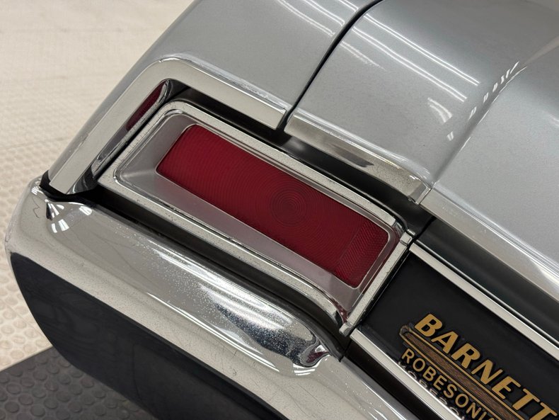 Buick-Skylark-1966-Silver-Mist-Black-29