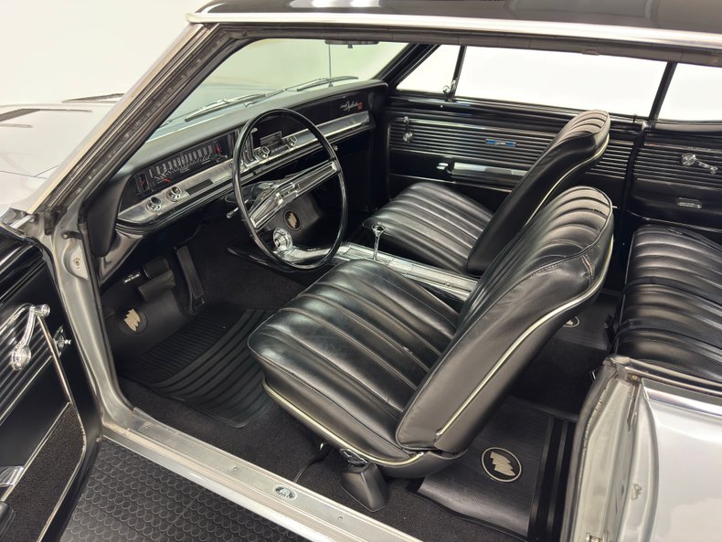 Buick-Skylark-1966-Silver-Mist-Black-41