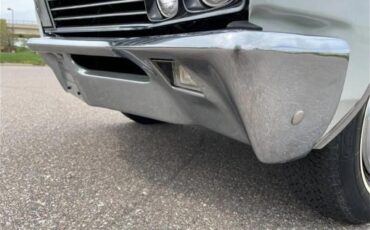 Buick-Skylark-1967-Arctic-white-Red-1