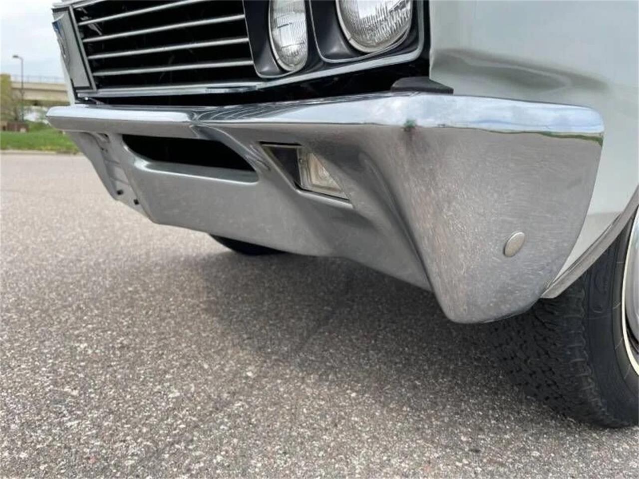 Buick-Skylark-1967-Arctic-white-Red-1