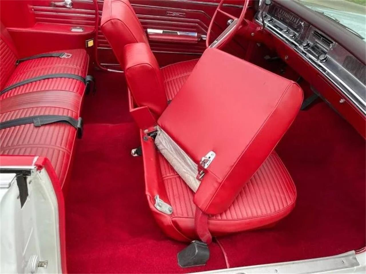 Buick-Skylark-1967-Arctic-white-Red-11