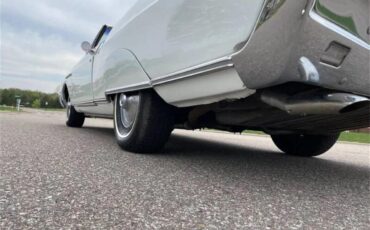 Buick-Skylark-1967-Arctic-white-Red-12