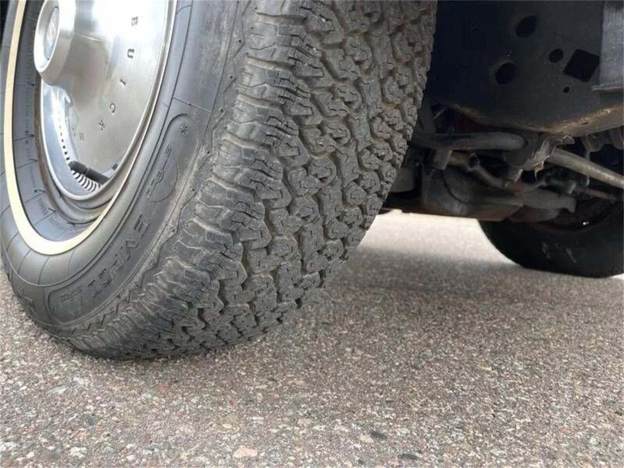 Buick-Skylark-1967-Arctic-white-Red-15