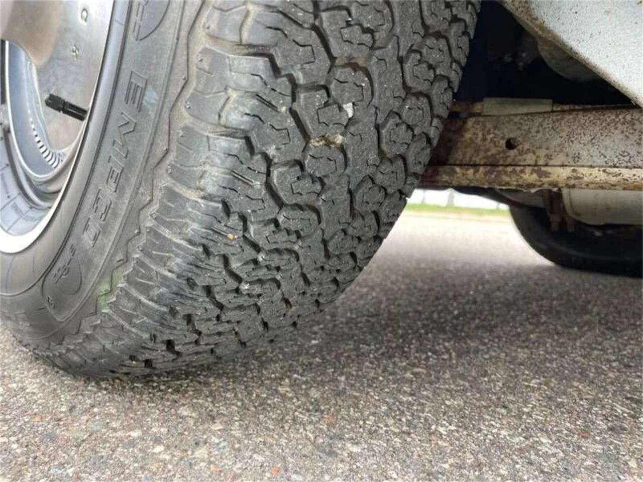 Buick-Skylark-1967-Arctic-white-Red-16