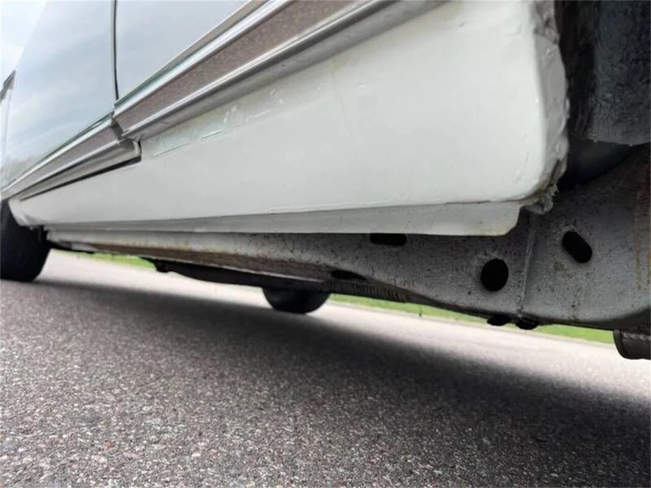 Buick-Skylark-1967-Arctic-white-Red-20