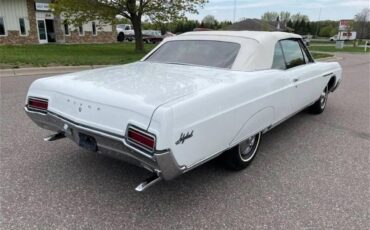Buick-Skylark-1967-Arctic-white-Red-22