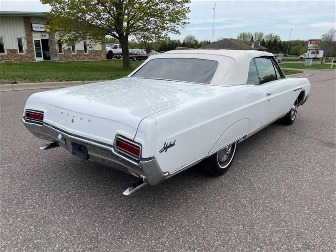 Buick-Skylark-1967-Arctic-white-Red-22