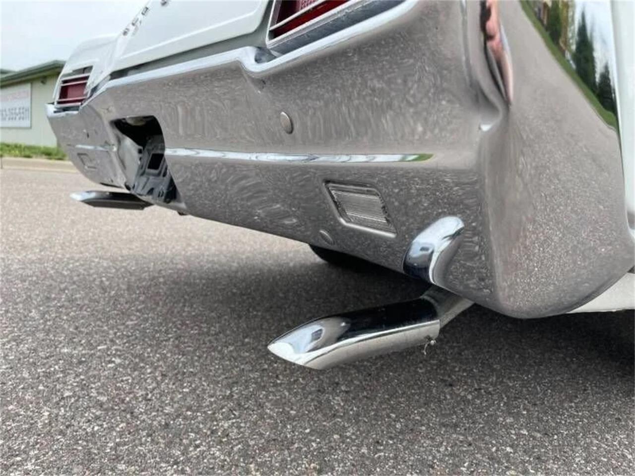 Buick-Skylark-1967-Arctic-white-Red-27