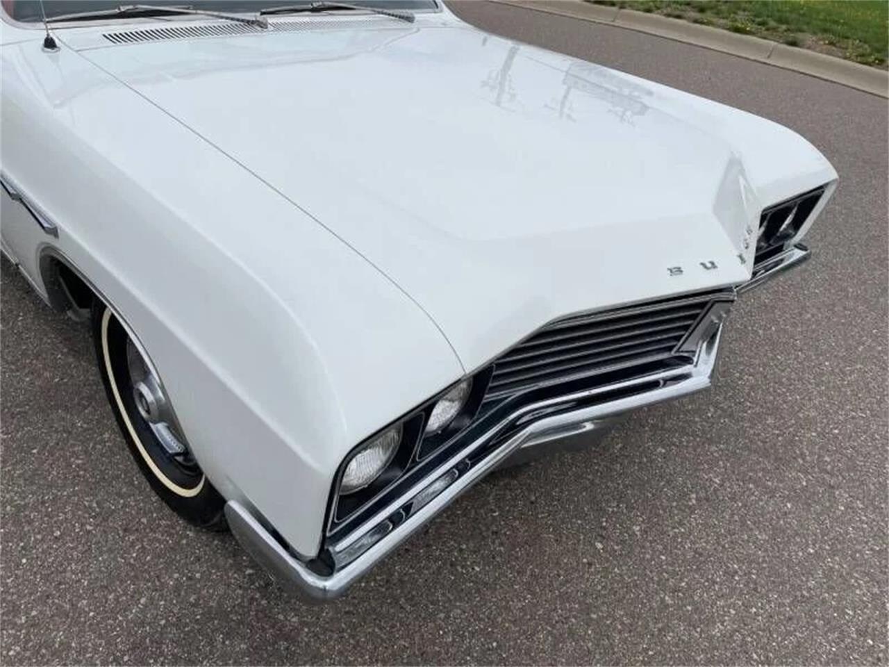 Buick-Skylark-1967-Arctic-white-Red-3