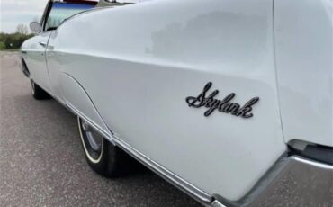 Buick-Skylark-1967-Arctic-white-Red-32