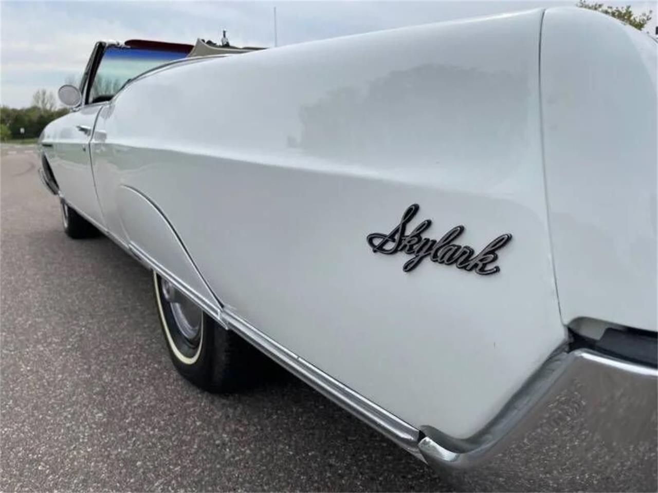Buick-Skylark-1967-Arctic-white-Red-32