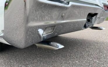 Buick-Skylark-1967-Arctic-white-Red-4