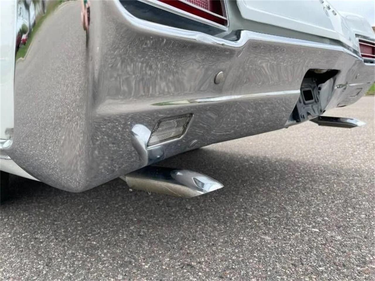 Buick-Skylark-1967-Arctic-white-Red-4