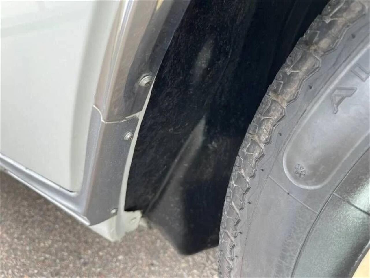 Buick-Skylark-1967-Arctic-white-Red-47