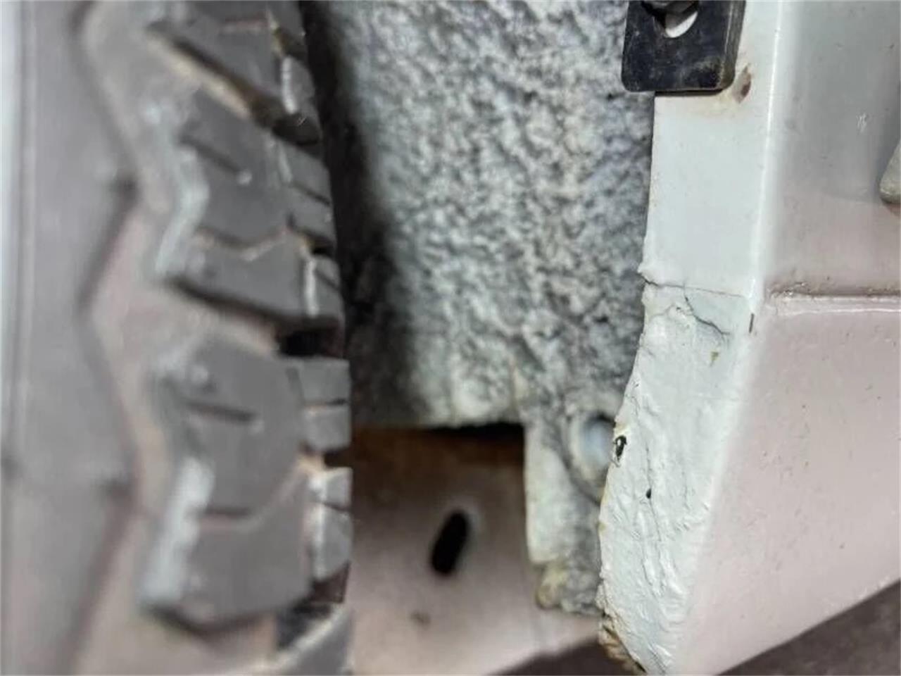 Buick-Skylark-1967-Arctic-white-Red-48