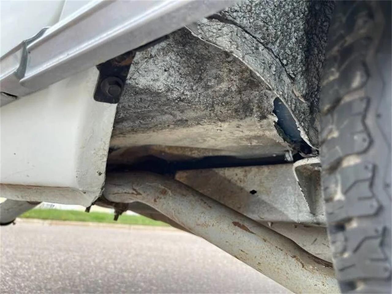 Buick-Skylark-1967-Arctic-white-Red-49