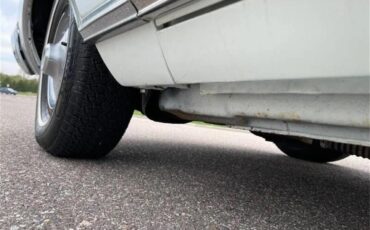 Buick-Skylark-1967-Arctic-white-Red-55