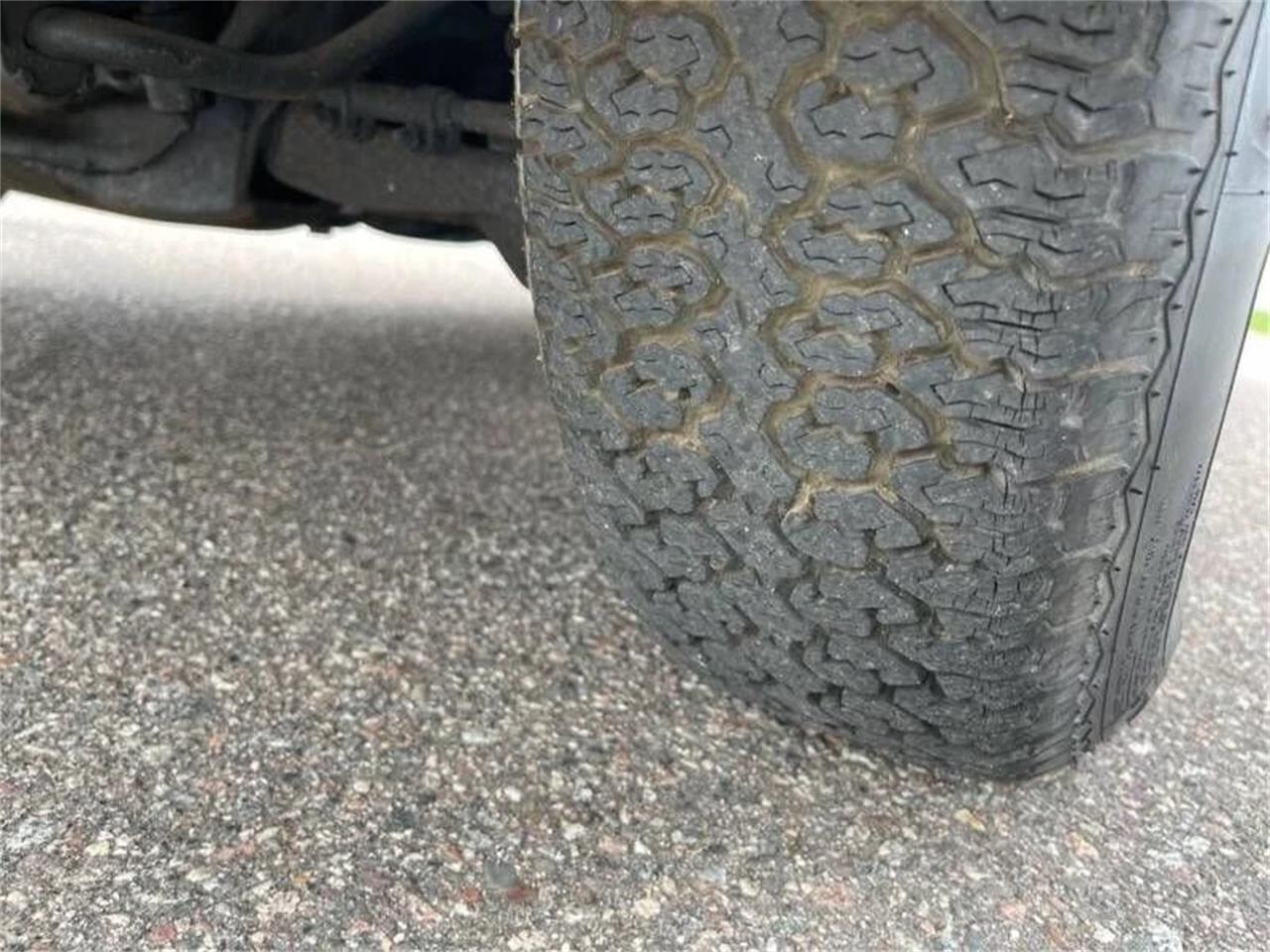 Buick-Skylark-1967-Arctic-white-Red-64