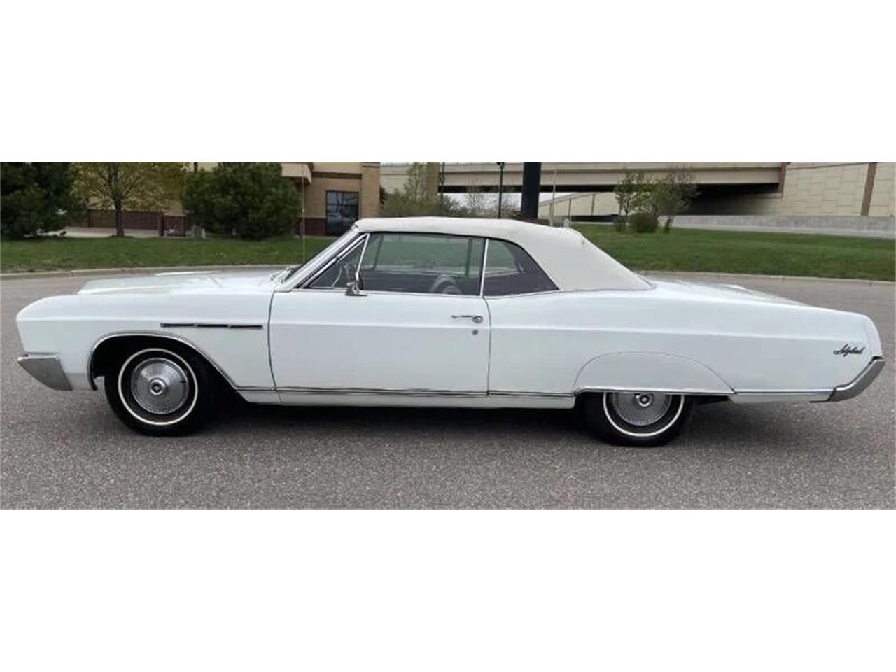 Buick-Skylark-1967-Arctic-white-Red-65