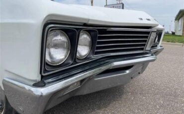 Buick-Skylark-1967-Arctic-white-Red-66