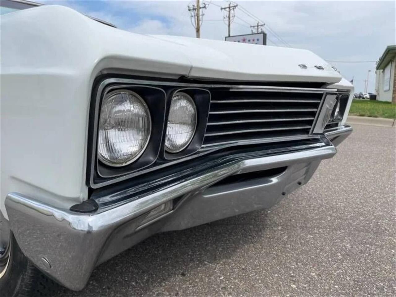 Buick-Skylark-1967-Arctic-white-Red-66