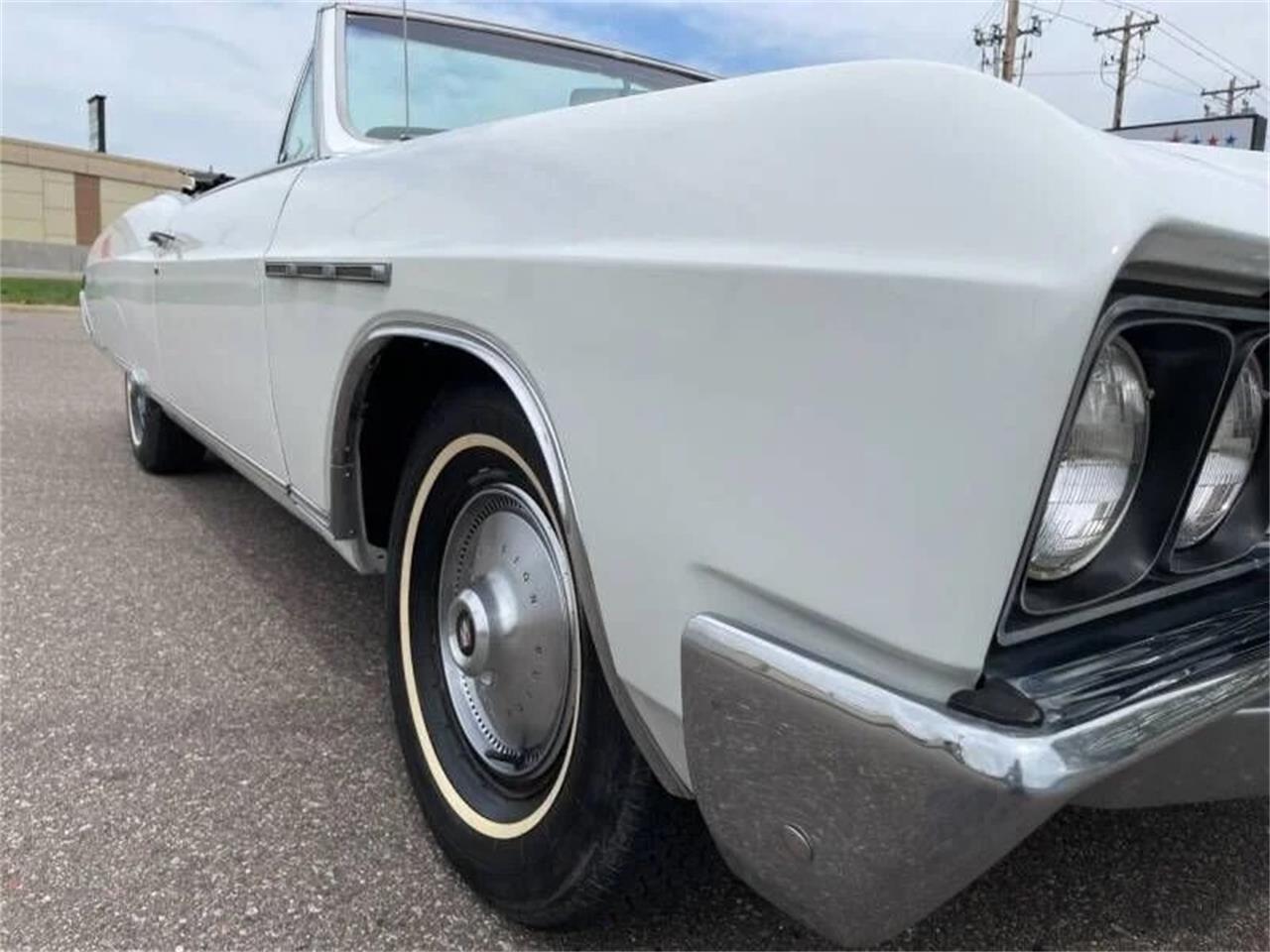 Buick-Skylark-1967-Arctic-white-Red-67