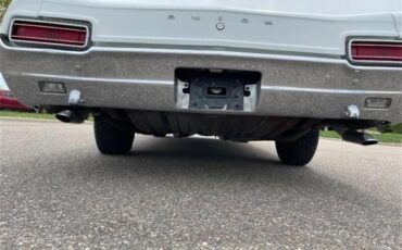 Buick-Skylark-1967-Arctic-white-Red-69