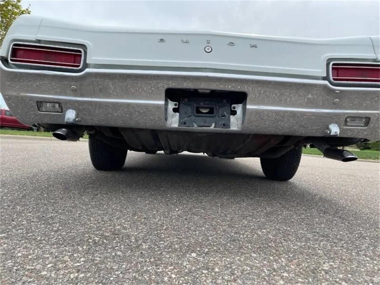 Buick-Skylark-1967-Arctic-white-Red-69