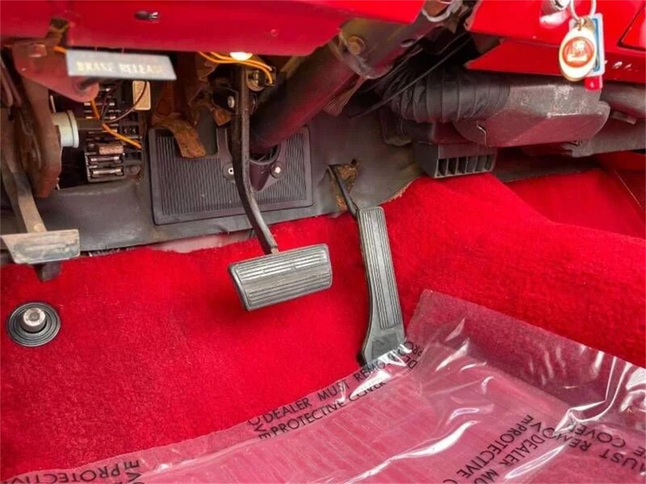 Buick-Skylark-1967-Arctic-white-Red-7