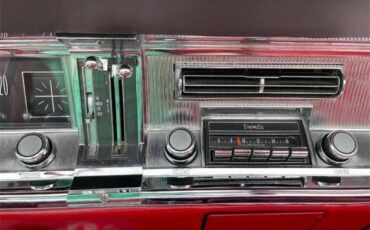 Buick-Skylark-1967-Arctic-white-Red-73