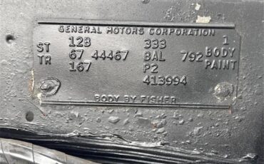 Buick-Skylark-1967-Arctic-white-Red-77