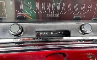 Buick-Skylark-1967-Arctic-white-Red-8