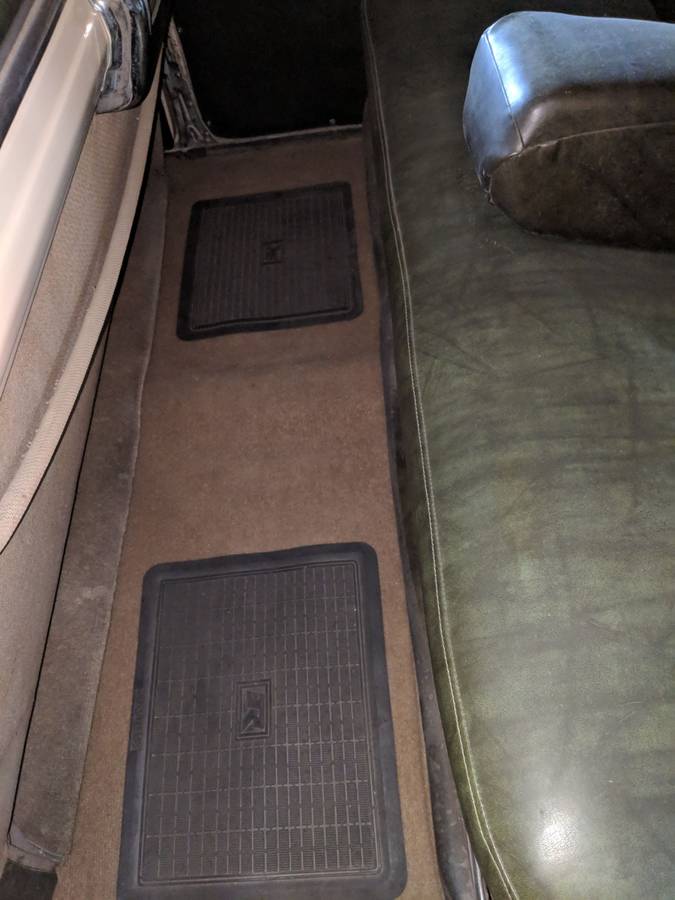 Buick-roadmaster-1947-custom-24