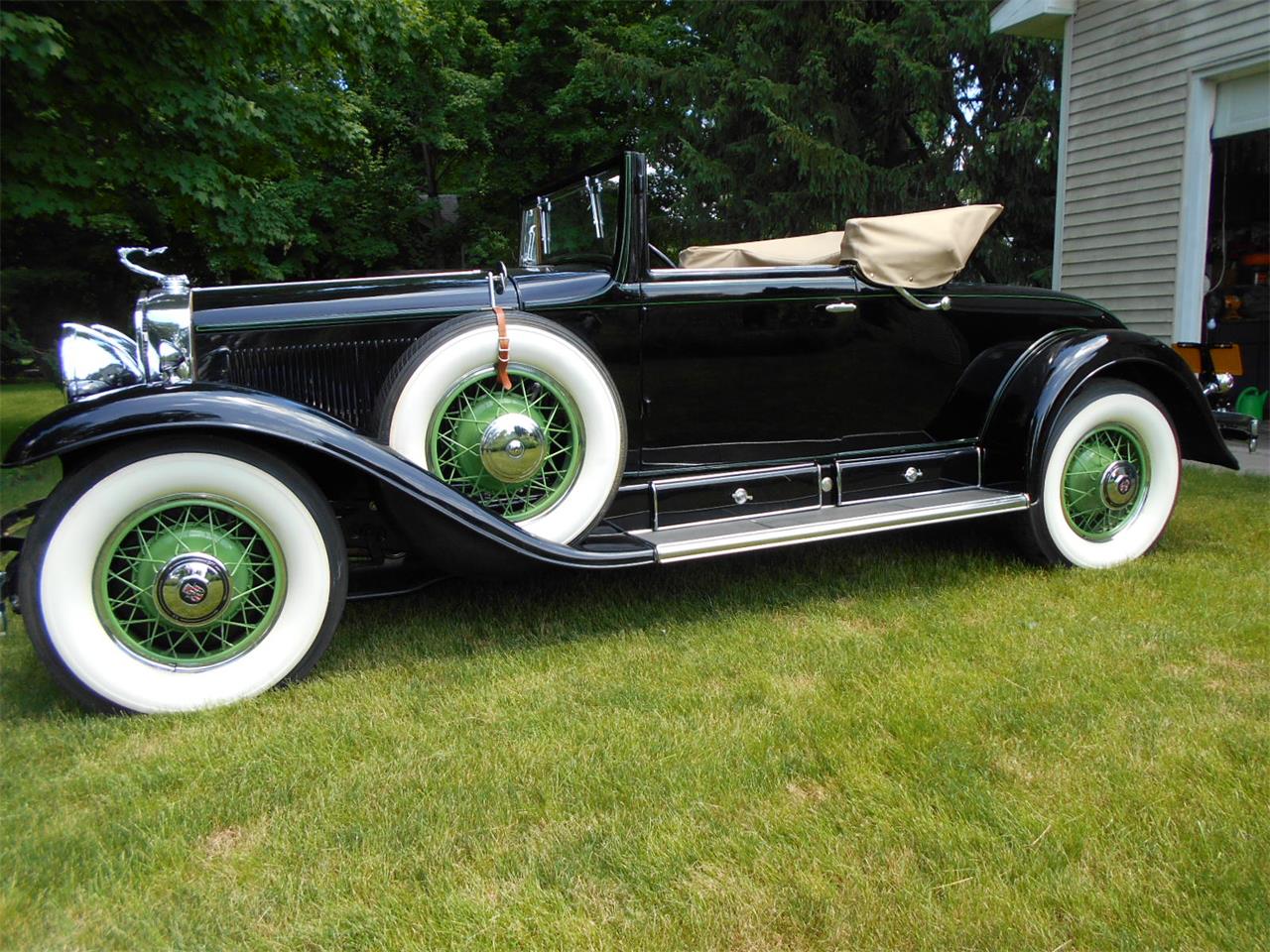Cadillac-2-dr-convertible-1930-Black-Green-1