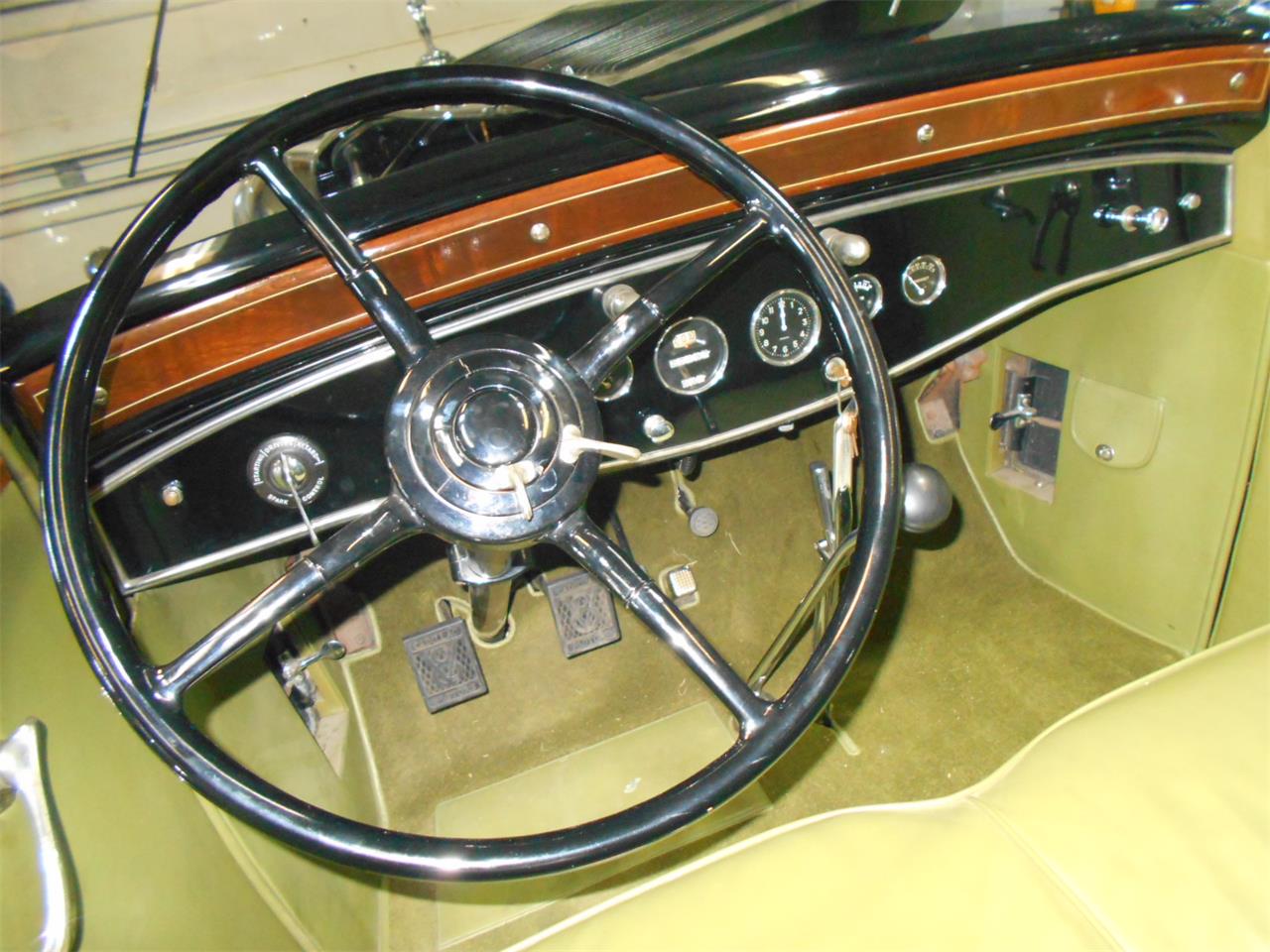 Cadillac-2-dr-convertible-1930-Black-Green-10