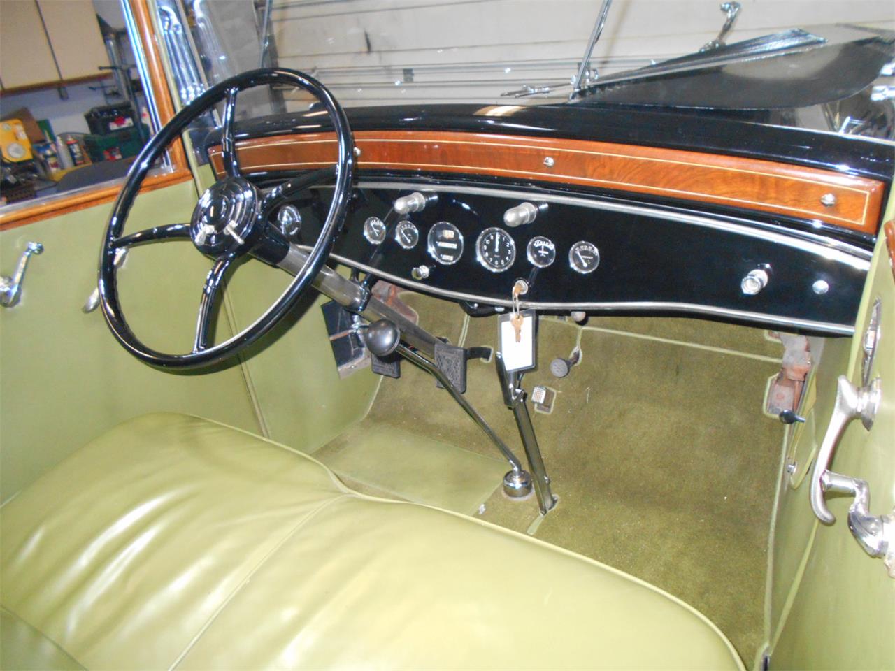 Cadillac-2-dr-convertible-1930-Black-Green-11