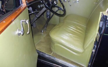 Cadillac-2-dr-convertible-1930-Black-Green-12