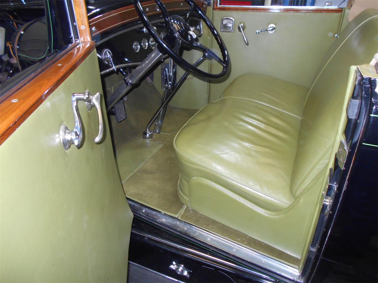 Cadillac-2-dr-convertible-1930-Black-Green-12