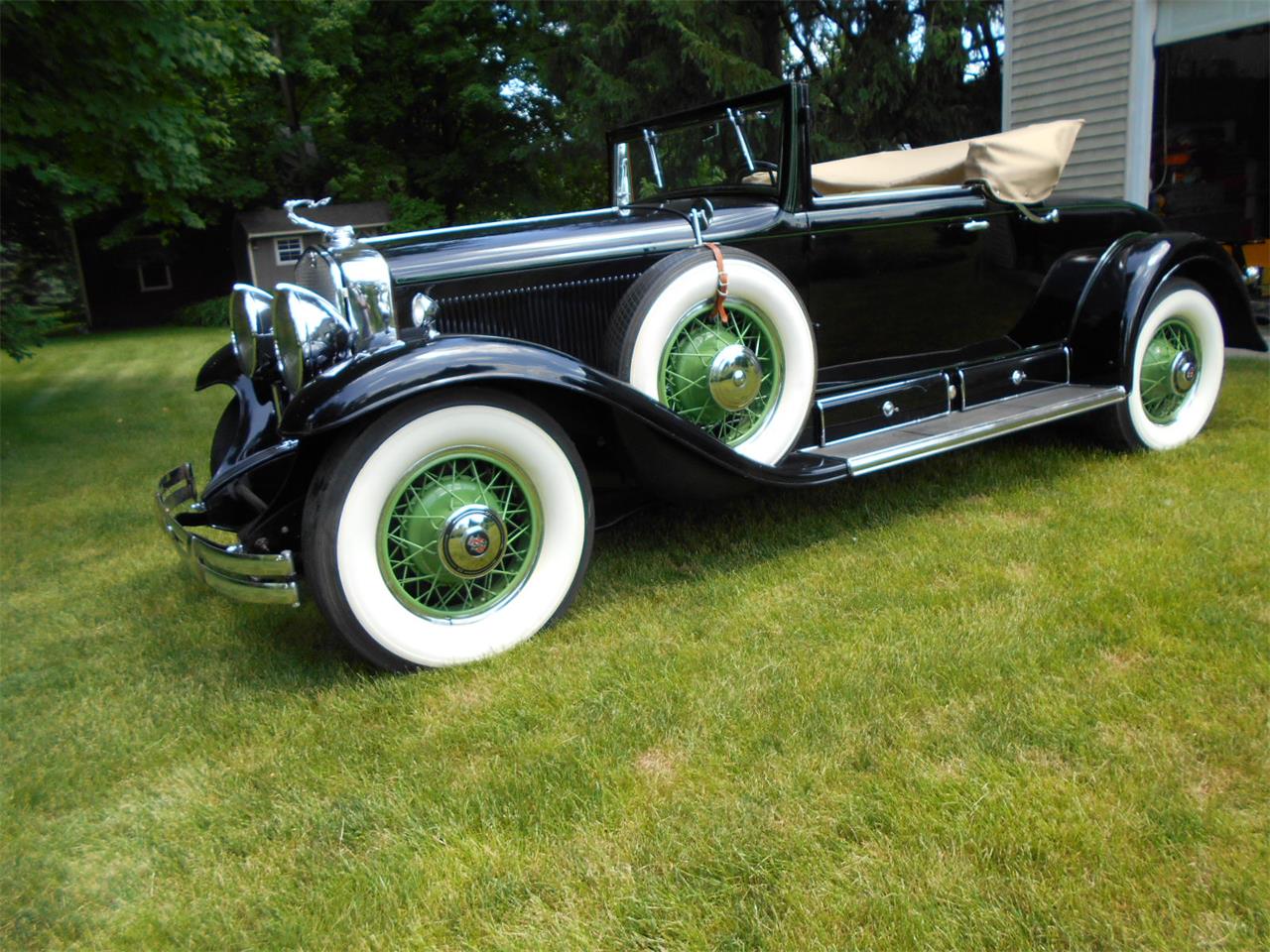 Cadillac-2-dr-convertible-1930-Black-Green-3