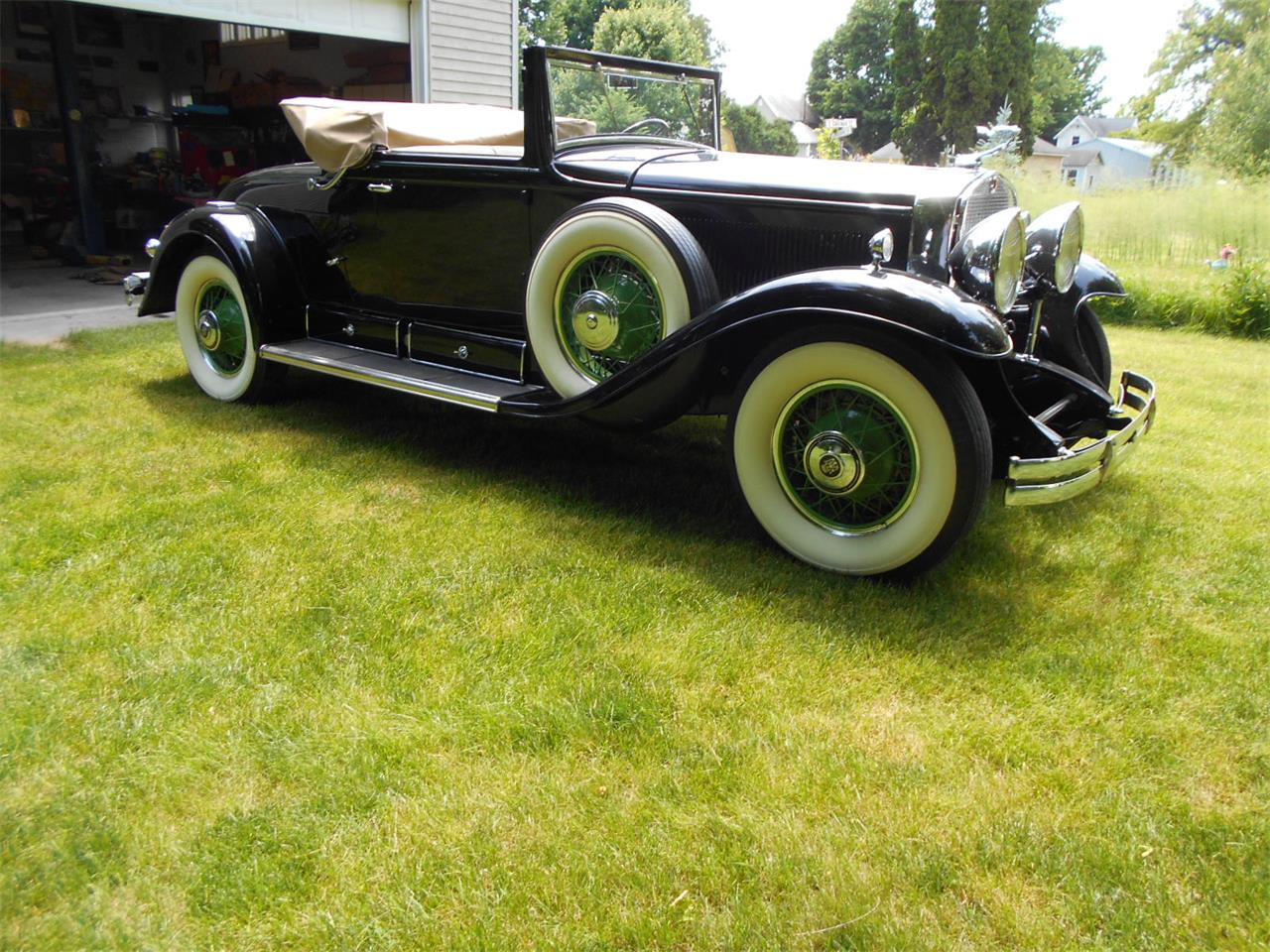 Cadillac-2-dr-convertible-1930-Black-Green-5