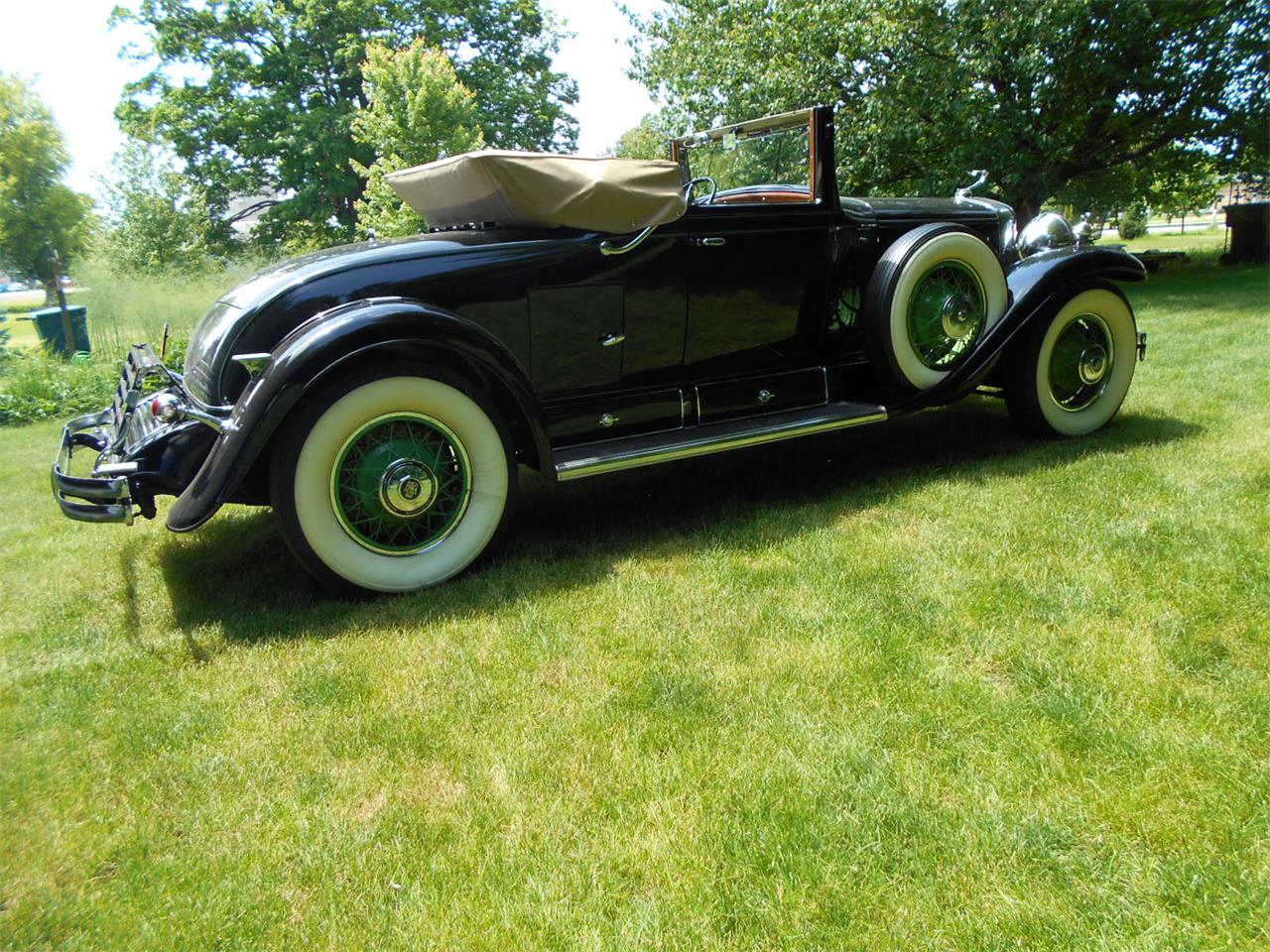 Cadillac-2-dr-convertible-1930-Black-Green-7
