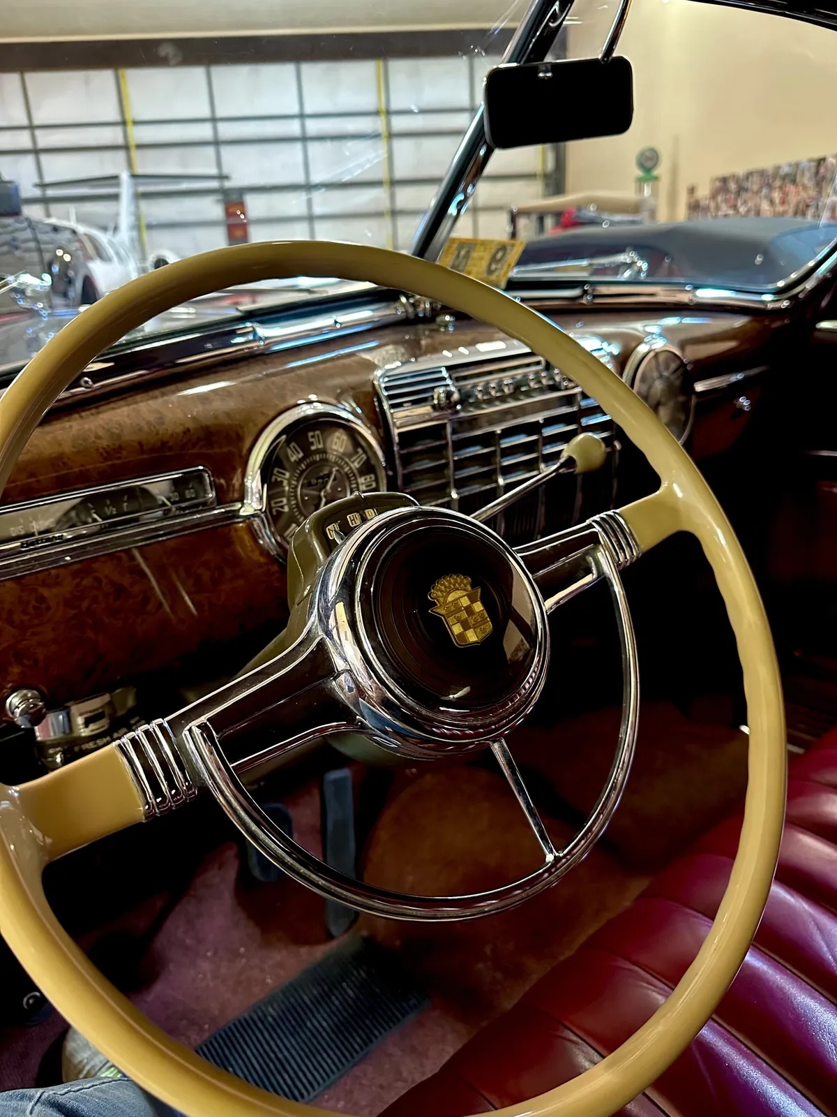 Cadillac-341b-1941-Brown-Red-11