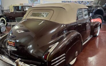 Cadillac-62-1941-2