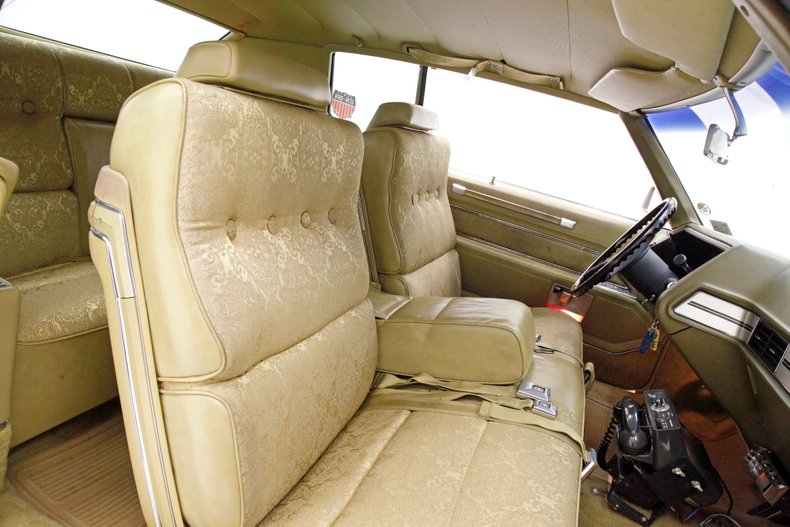 Cadillac-Coupe-deville-1970-Bayberry-Metallic-Gold-16