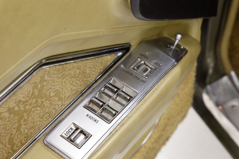 Cadillac-Coupe-deville-1970-Bayberry-Metallic-Gold-17