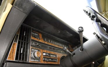 Cadillac-Coupe-deville-1970-Bayberry-Metallic-Gold-21