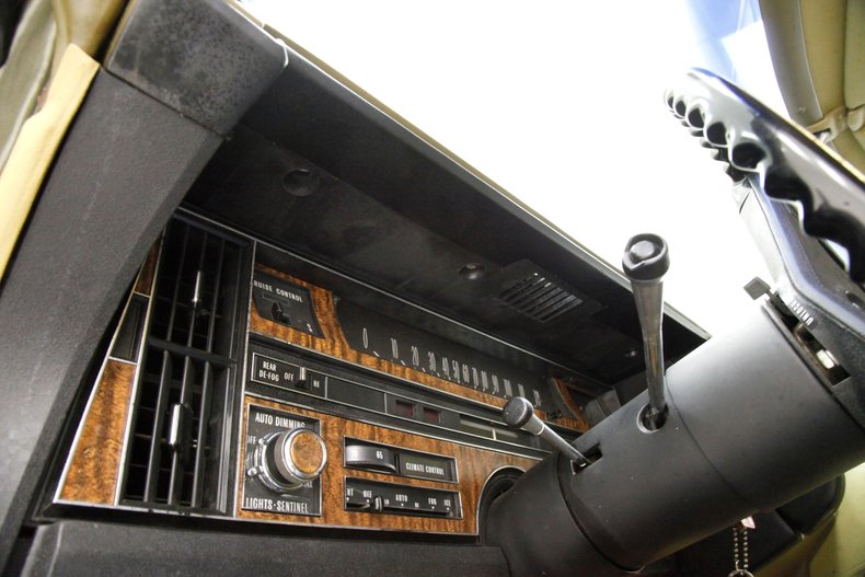 Cadillac-Coupe-deville-1970-Bayberry-Metallic-Gold-21