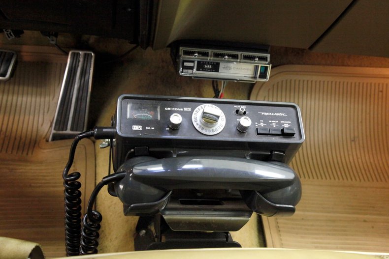 Cadillac-Coupe-deville-1970-Bayberry-Metallic-Gold-24