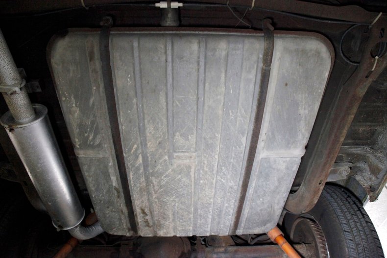 Cadillac-Coupe-deville-1970-Bayberry-Metallic-Gold-35