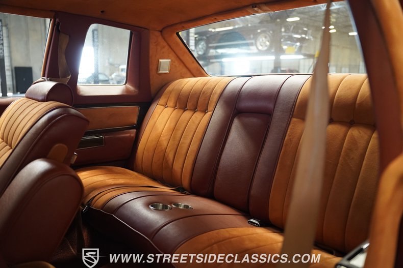 Cadillac-Coupe-deville-1977-Orange-Metallic-Orange-1